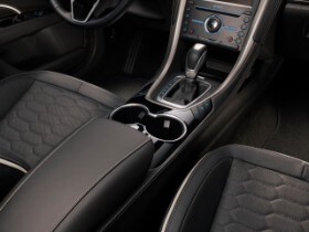 309 Ford Mondeo Vignale Innenraum